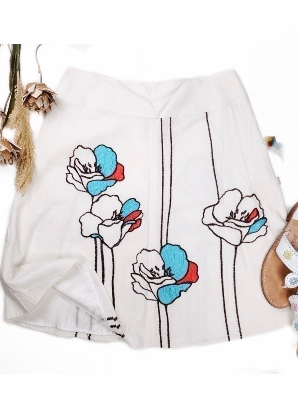 Lily Stanhope White Embroidered A-Line Skirt Turquoise & Red Accents size 8
